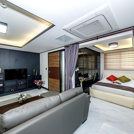 Jeju Skyhill Pension Seogwipo Bagian luar foto