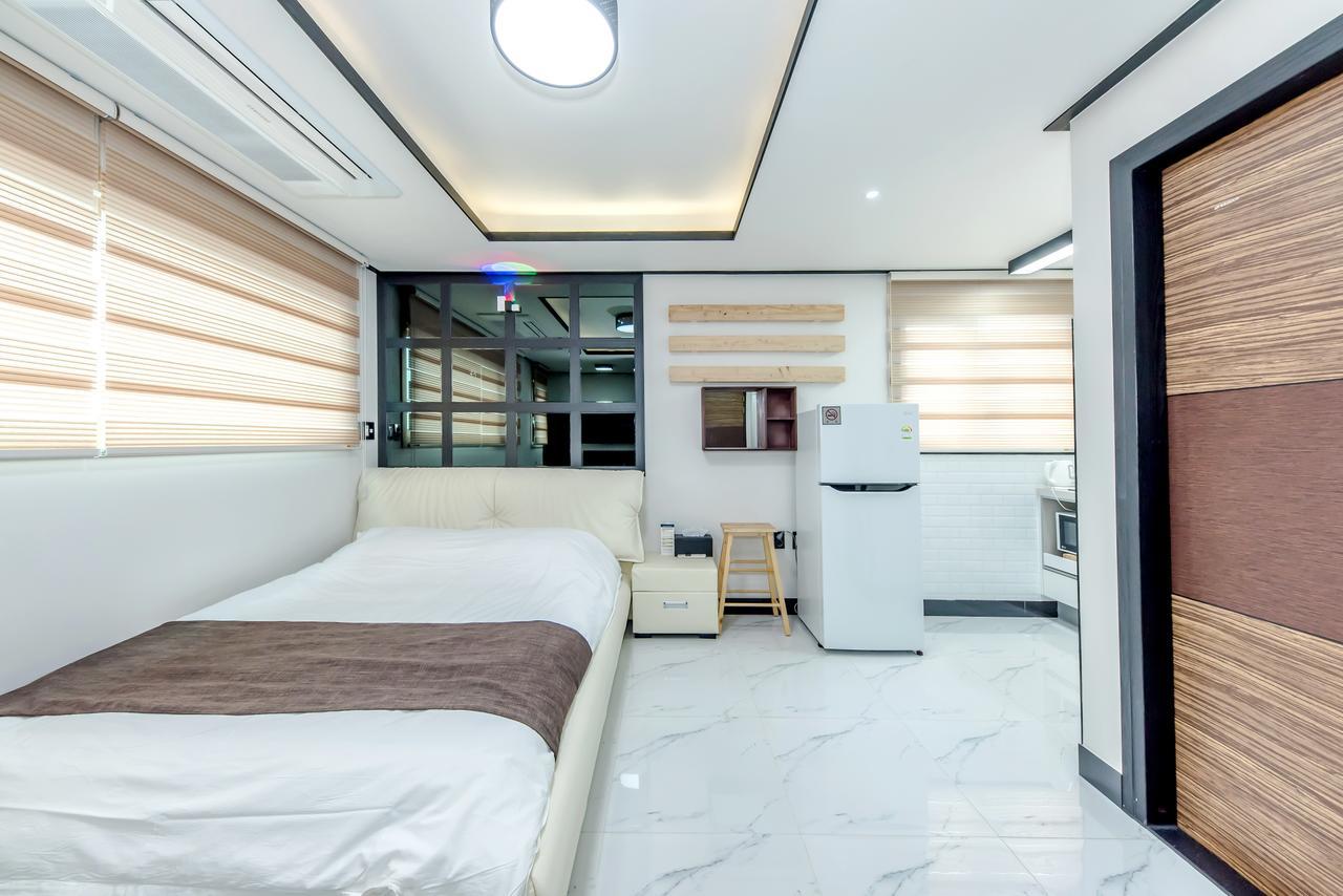 Jeju Skyhill Pension Seogwipo Bagian luar foto