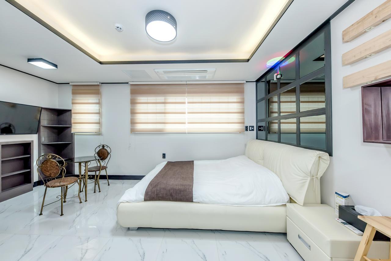 Jeju Skyhill Pension Seogwipo Bagian luar foto